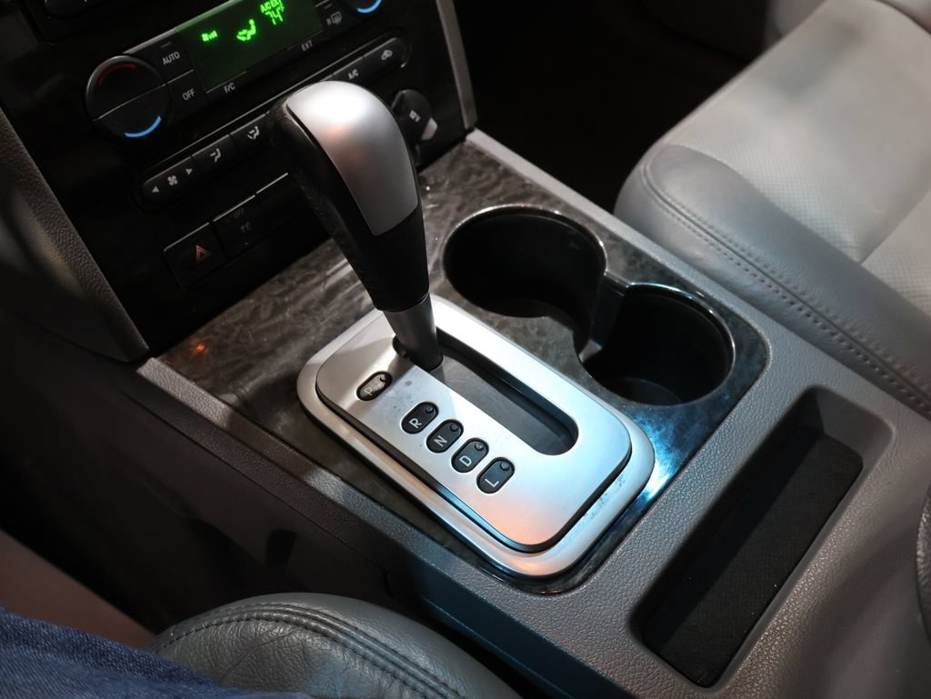 Used 2005 Mercury Montego Premier FWD image 24