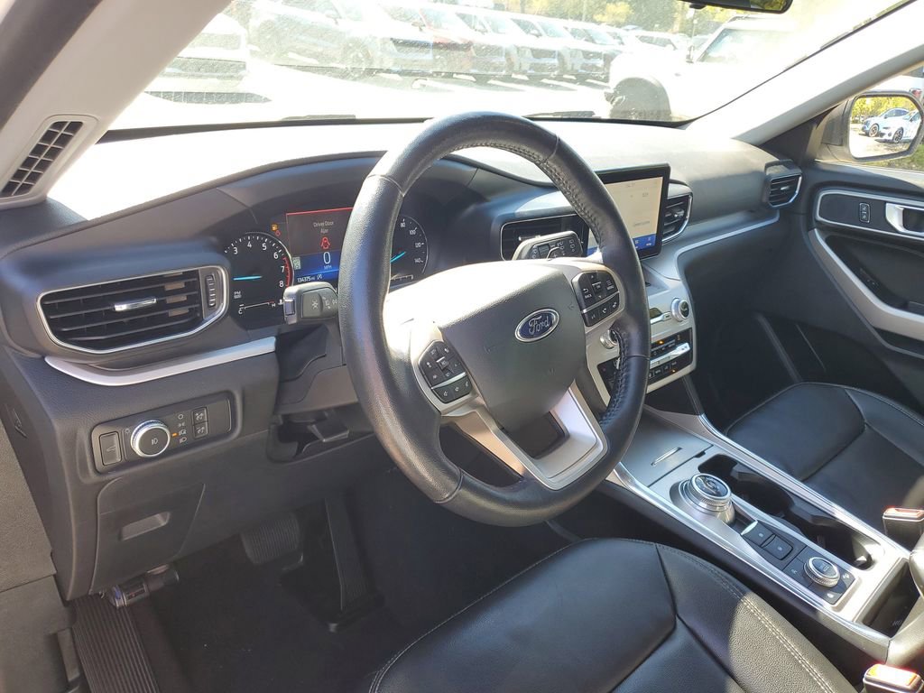 Used 2020 Ford Explorer XLT w/ Equipment Group 202A image 14