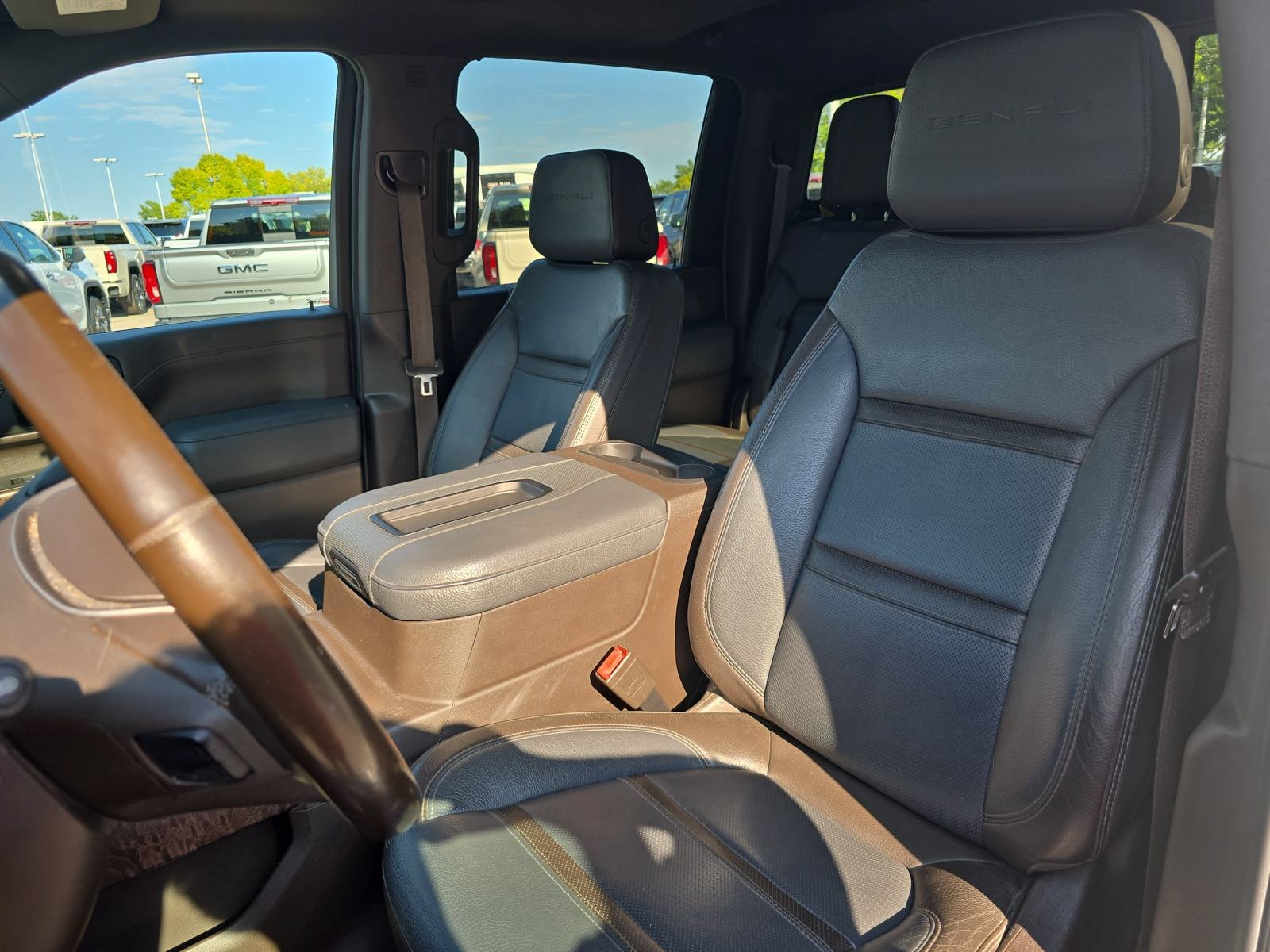 Used 2020 GMC Sierra 2500 Denali w/ Denali Ultimate Package AWD/4WD image 14