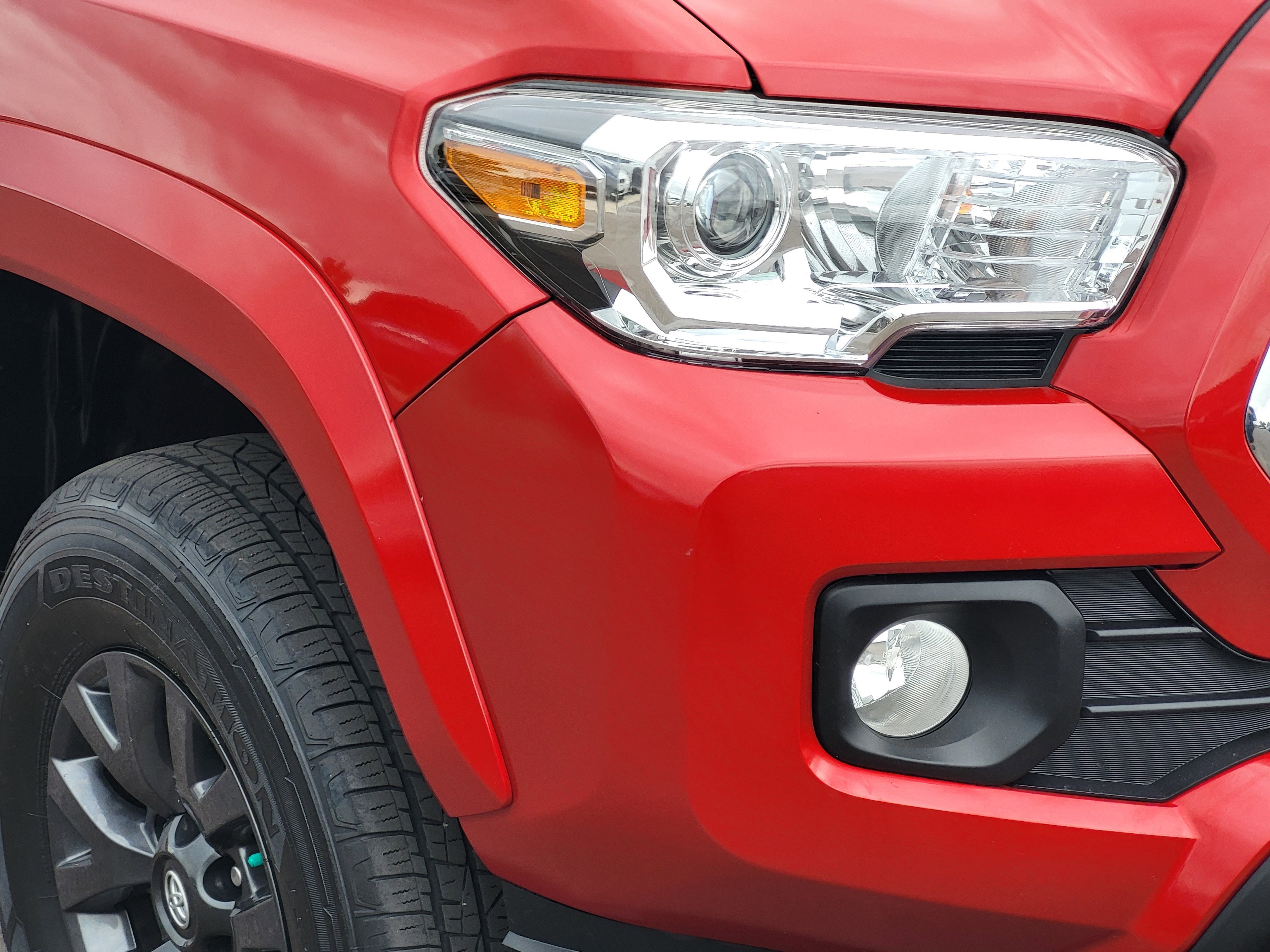 Certified 2023 Toyota Tacoma SR5 AWD/4WD image 5