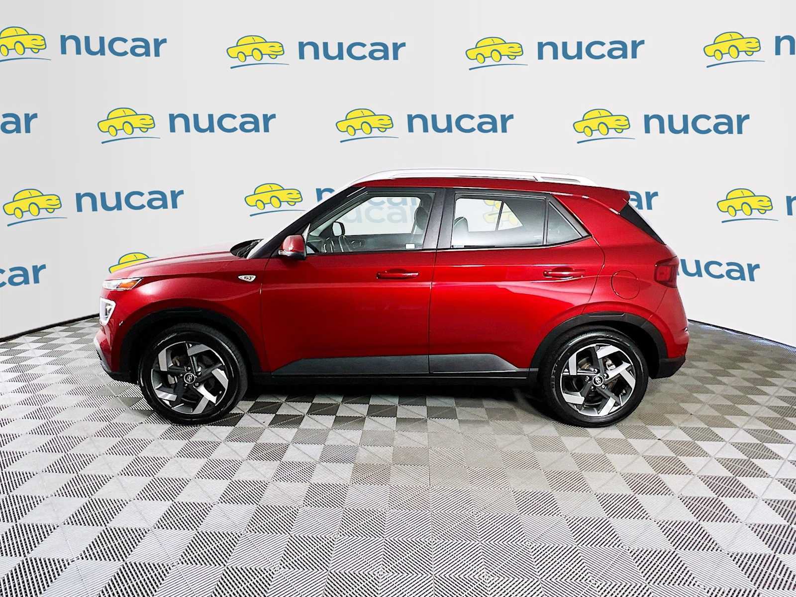 Certified 2023 Hyundai Venue Limited w/ Cargo Package FWD image 4
