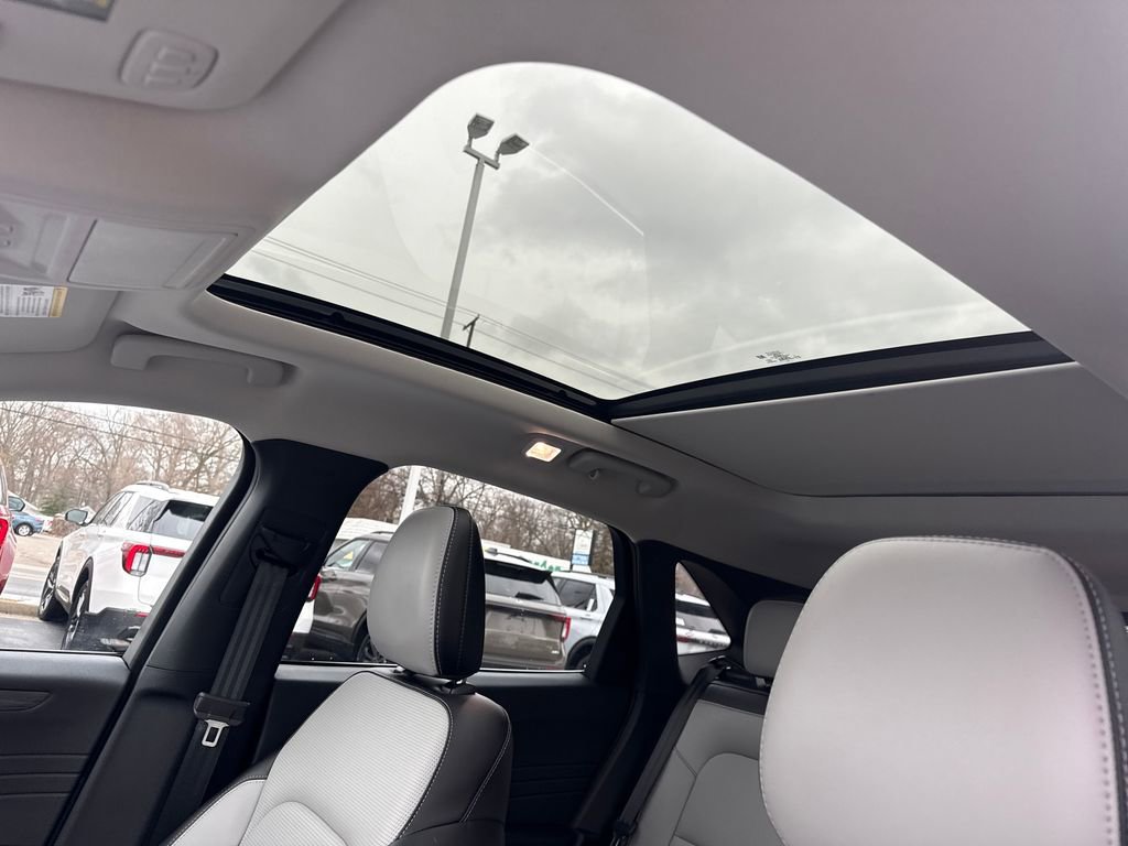 Used 2025 Ford Escape Platinum image 25