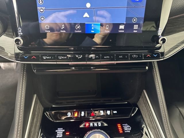 Used 2022 Jeep Wagoneer Series III w/ Flexible Seating Group image 23