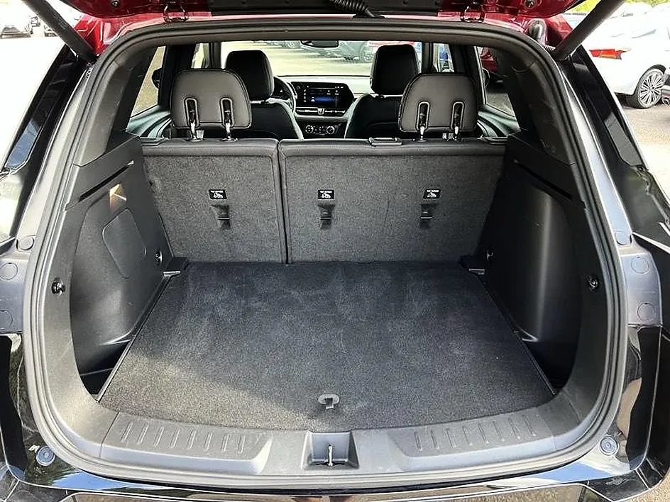 Used 2025 Chevrolet TrailBlazer RS w/ Convenience Package FWD image 39