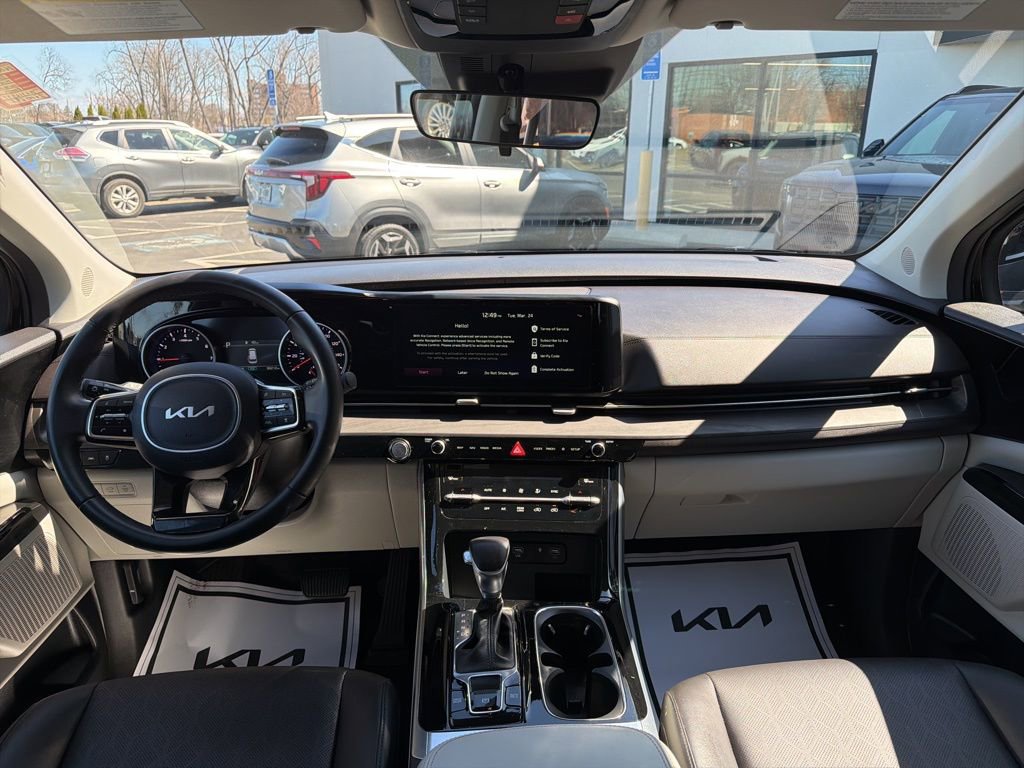 Certified 2024 Kia Carnival EX image 23