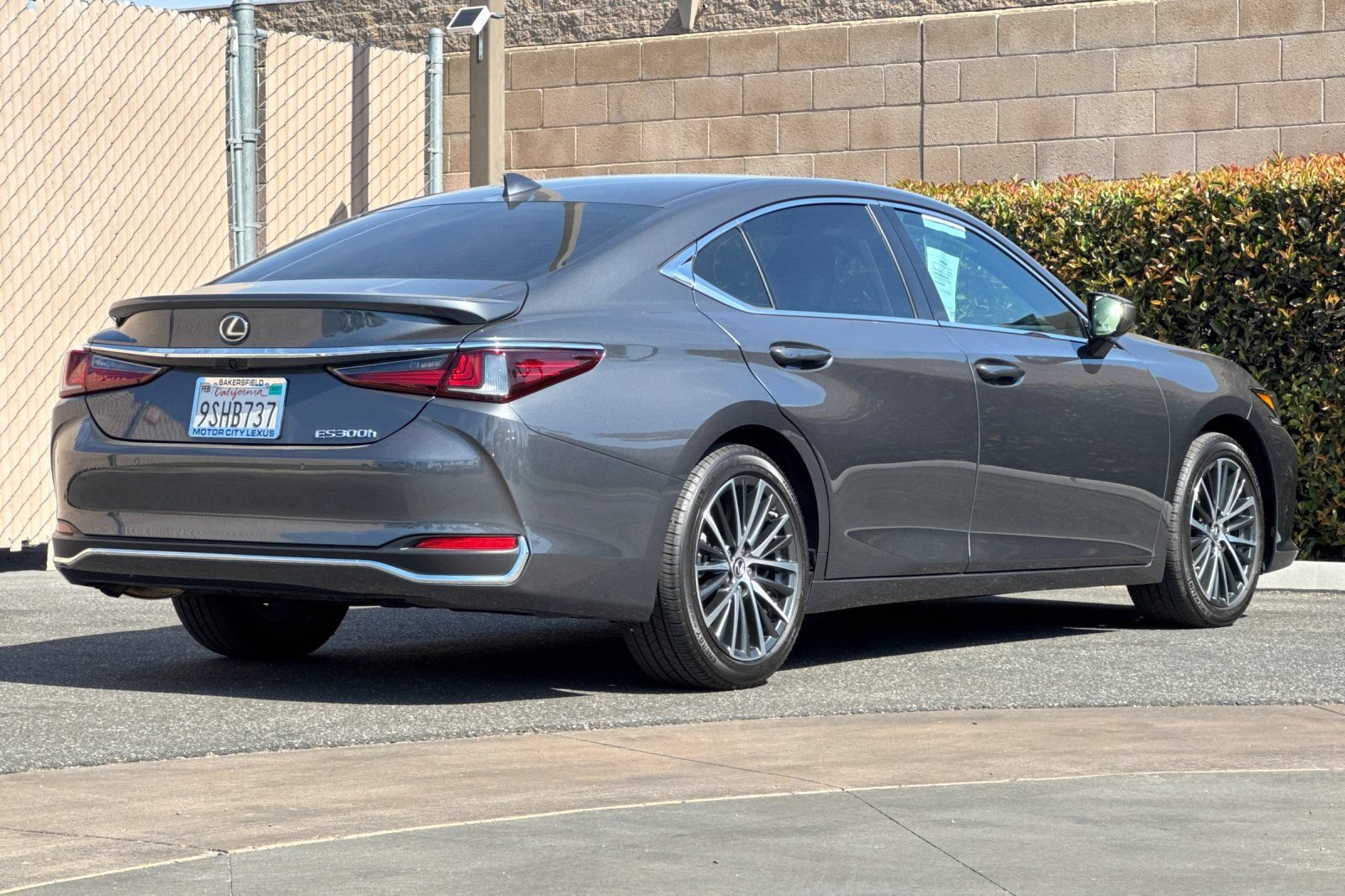 Certified 2025 Lexus ES 300h w/ Premium Package FWD image 4