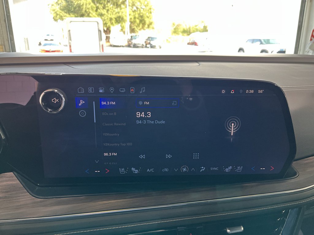 Used 2025 Chevrolet Suburban Premier image 23