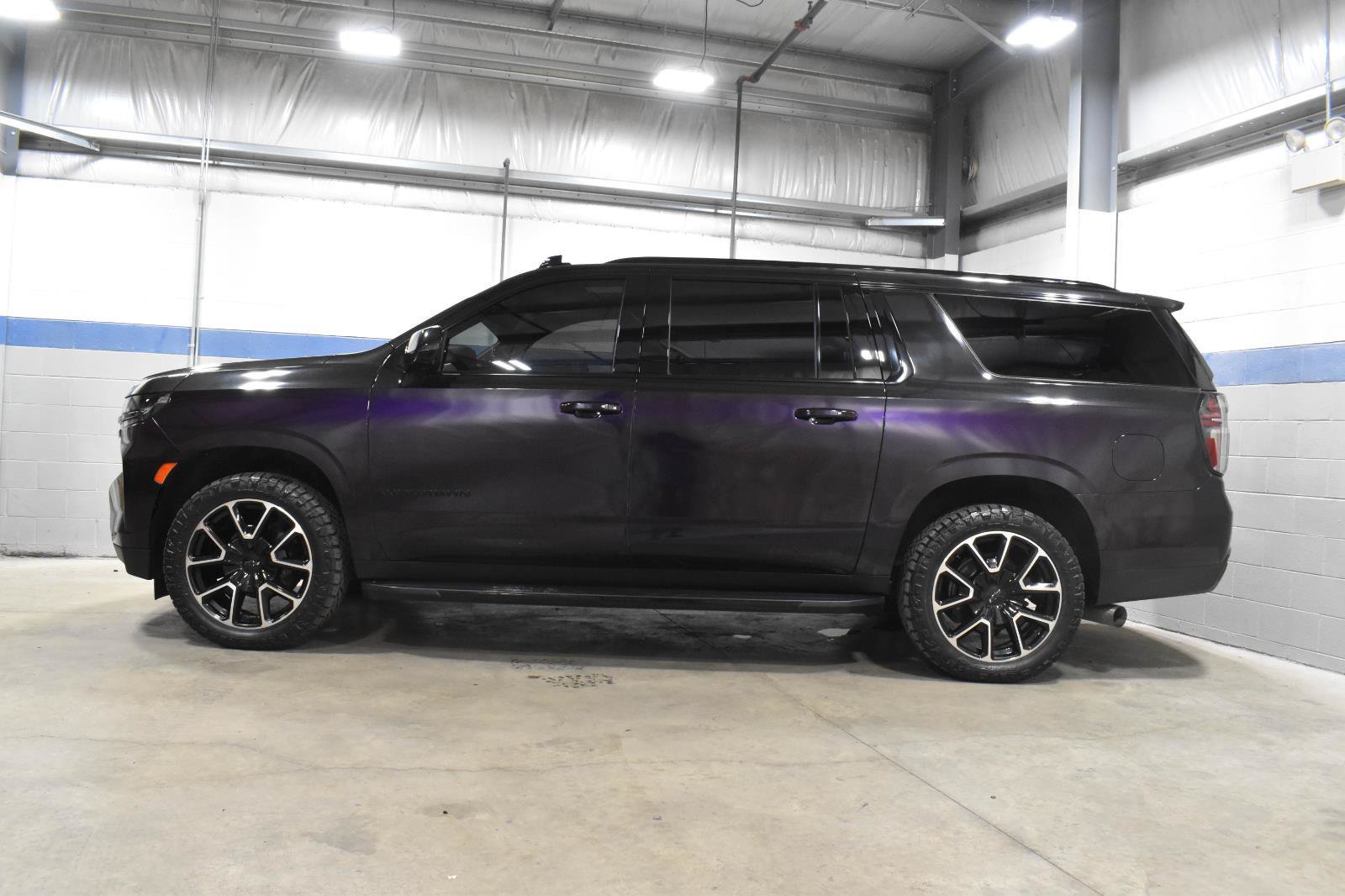 Used 2022 Chevrolet Suburban RST w/ Luxury Package AWD/4WD image 22
