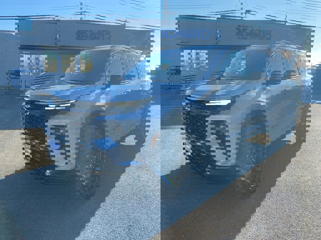 New 2026 Chevrolet Traverse RS w/ LPO, Floor Liner Package image 8