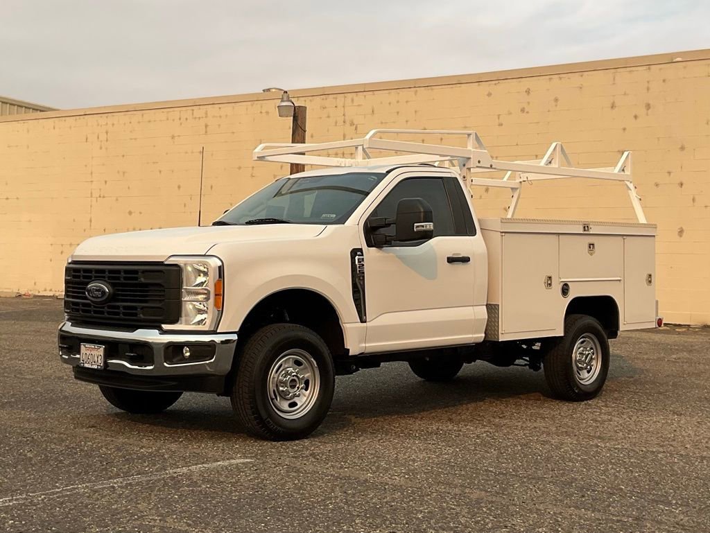 Used 2023 Ford F250 XL w/ Snow Plow/Camper Package image 2