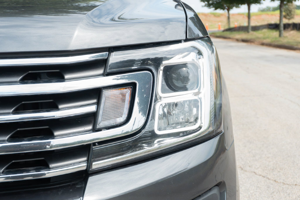Used 2021 Ford Expedition XLT RWD image 3