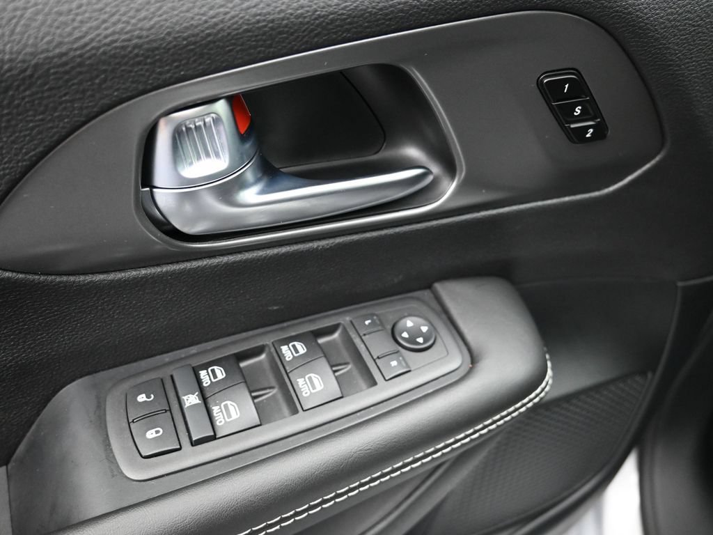New 2026 Chrysler Pacifica Select FWD image 11