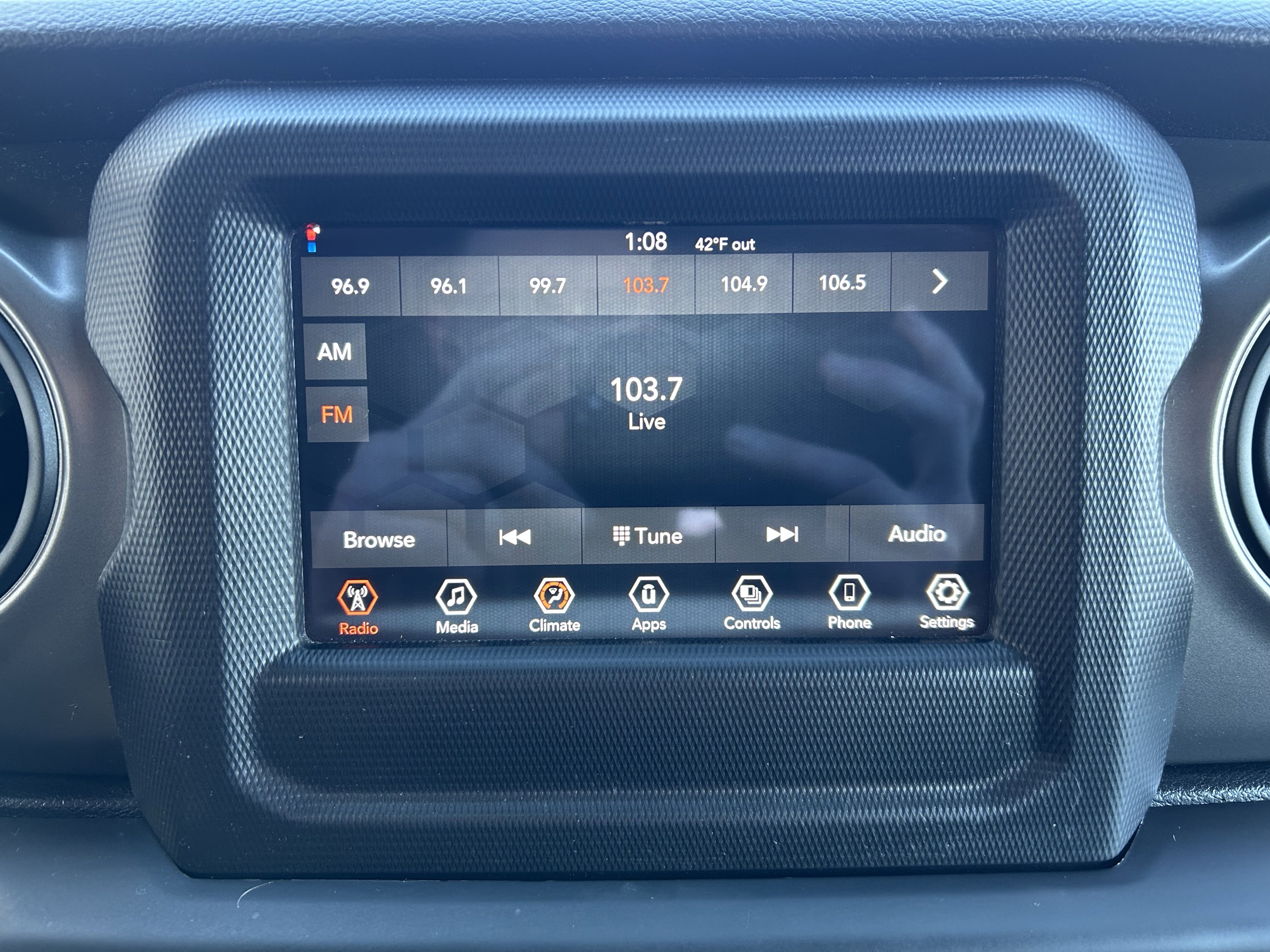 Used 2022 Jeep Gladiator Sport image 25