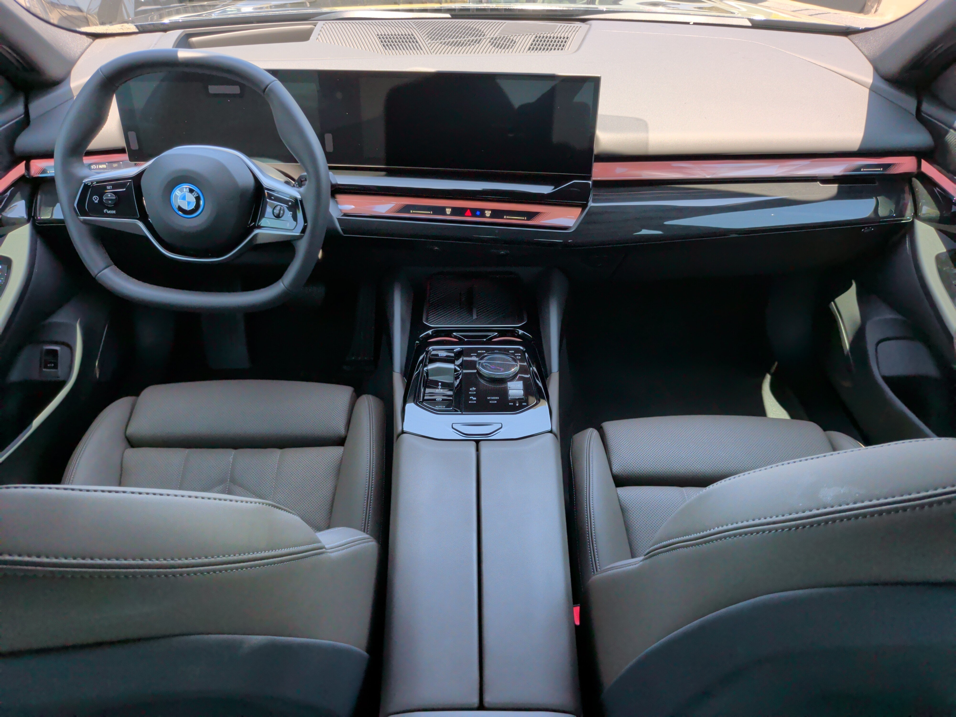 Certified 2026 BMW i5 eDrive40 RWD image 34