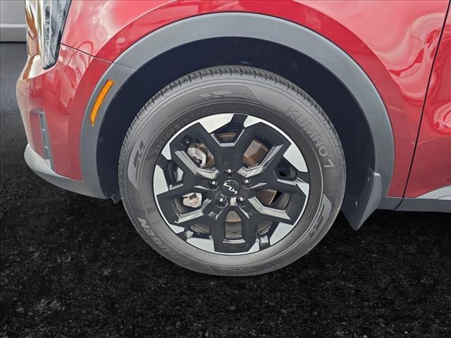 Used 2025 Kia Sorento S image 9