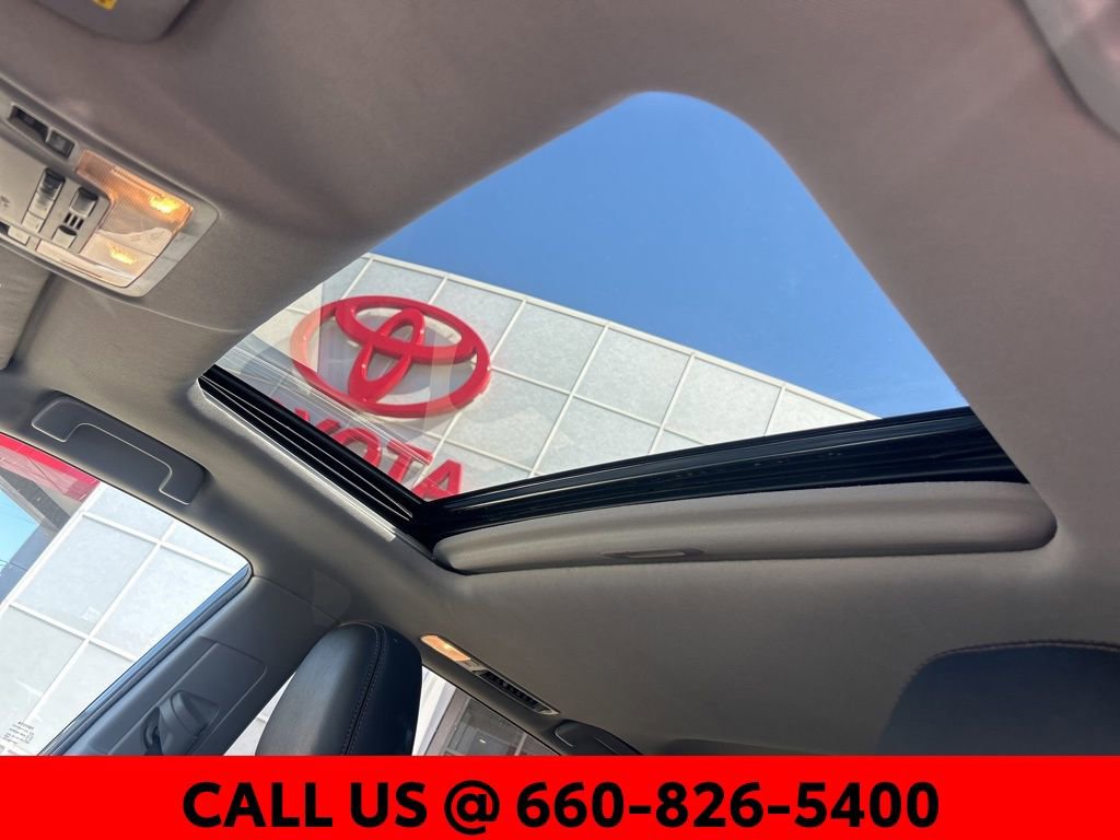 Used 2019 Toyota Highlander XLE image 18