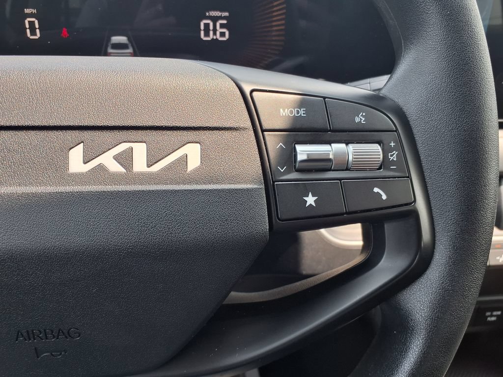 Used 2025 Kia K4 FWD image 24