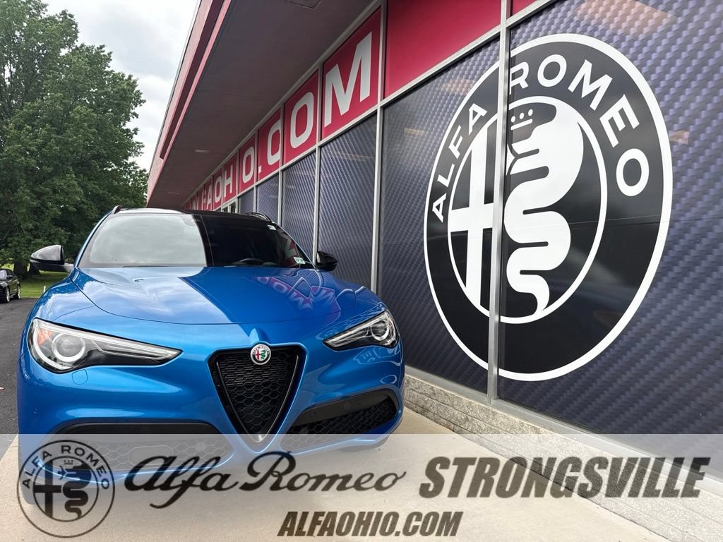 Used 2023 Alfa Romeo Stelvio Veloce AWD/4WD image 1