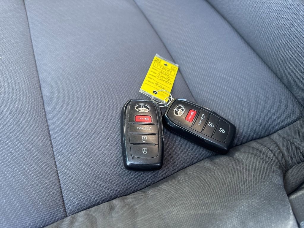 Used 2022 Toyota Tundra SR5 w/ SR5 Convenience Package image 36