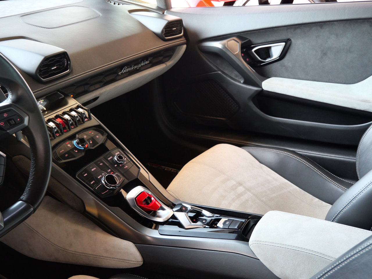 Used 2016 Lamborghini Huracan LP 580-2 RWD image 15