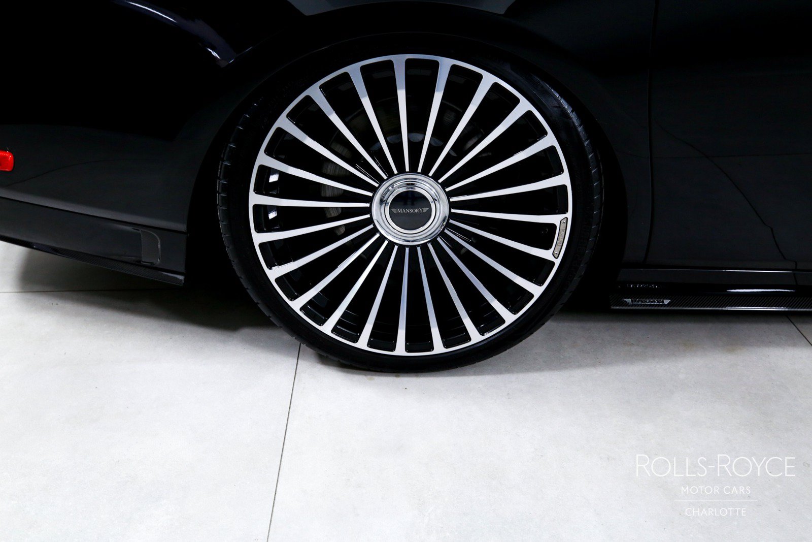 Used 2018 Rolls-Royce Phantom Sedan RWD image 41