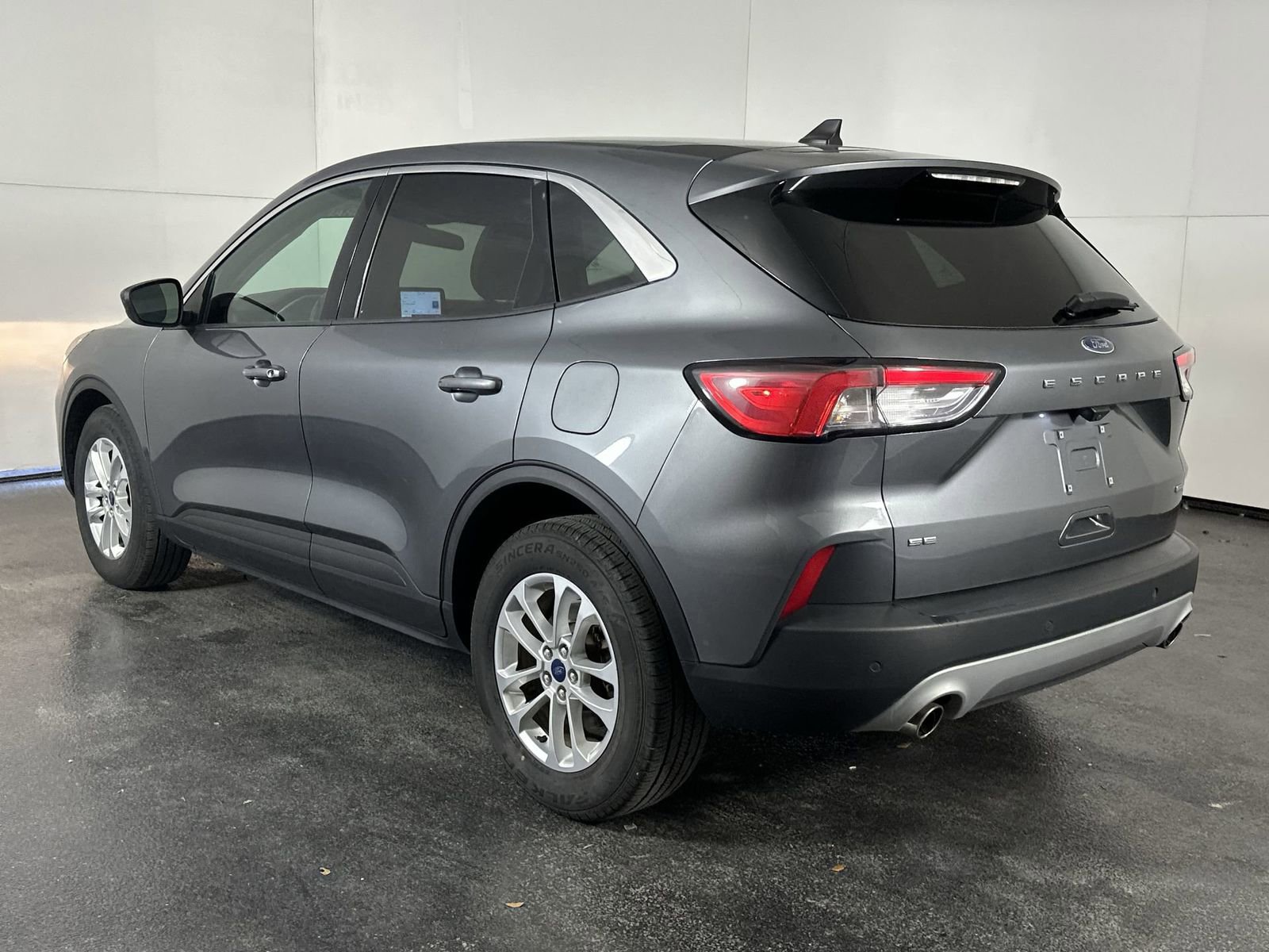 Used 2022 Ford Escape SE w/ Cold Weather Package image 6