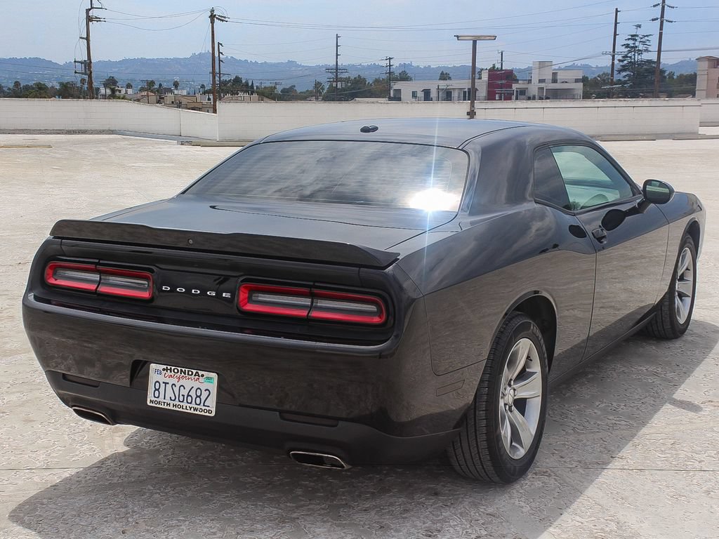 Used 2019 Dodge Challenger SXT RWD image 6