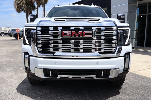 New 2026 GMC Sierra 3500 Denali w/ Denali Reserve Package AWD/4WD image 3