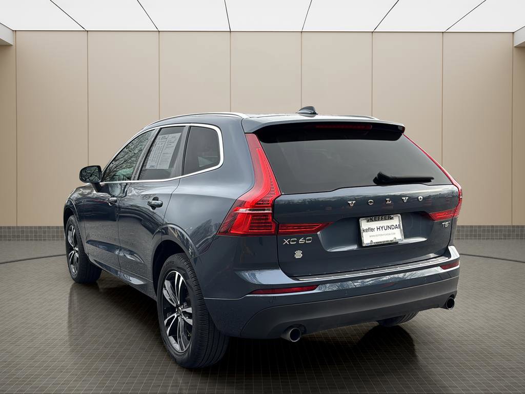 Used 2021 Volvo XC60 T5 Momentum w/ Premium Package image 3
