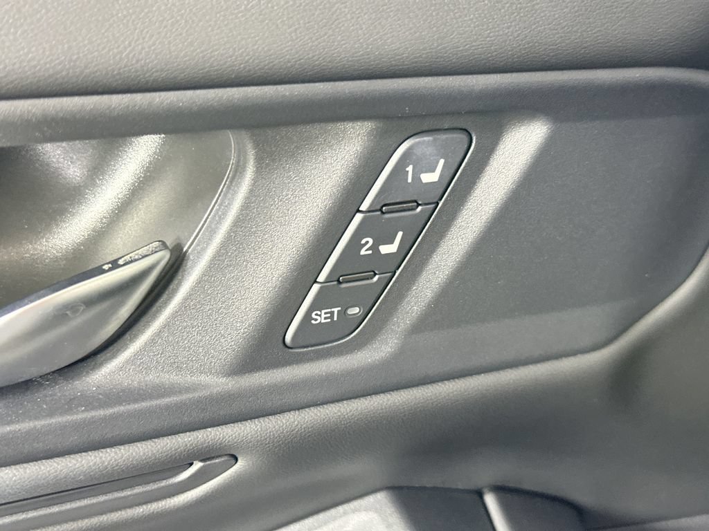 Used 2023 Honda Accord EX-L image 23