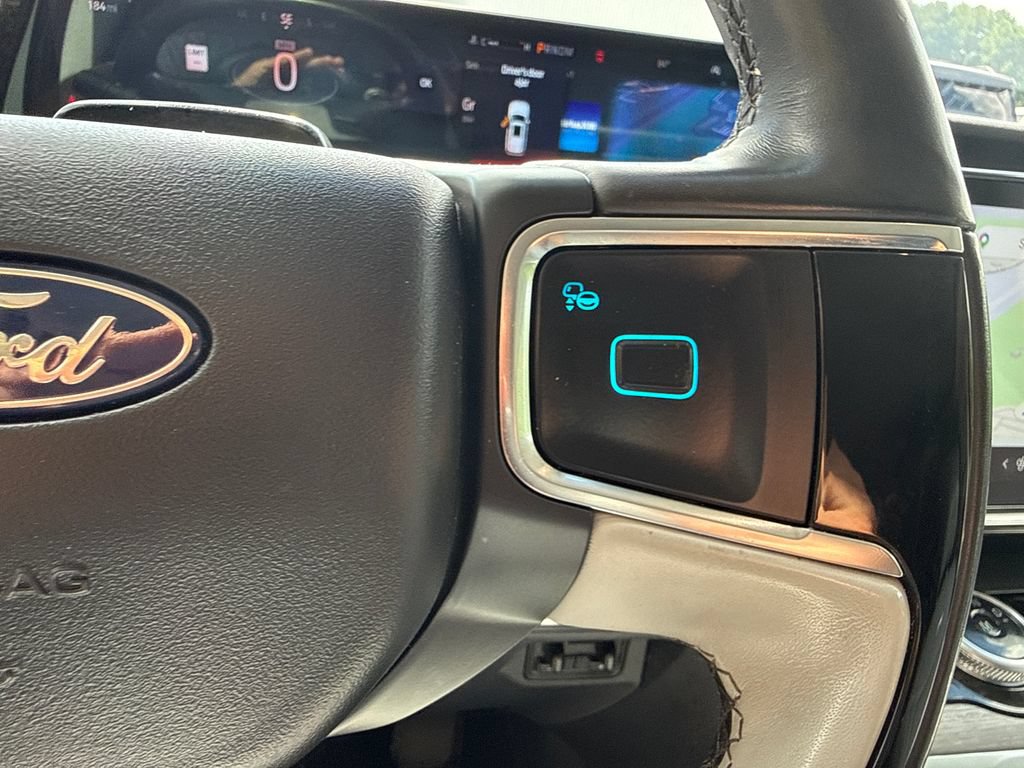 Used 2025 Ford Expedition Max Platinum AWD/4WD image 26
