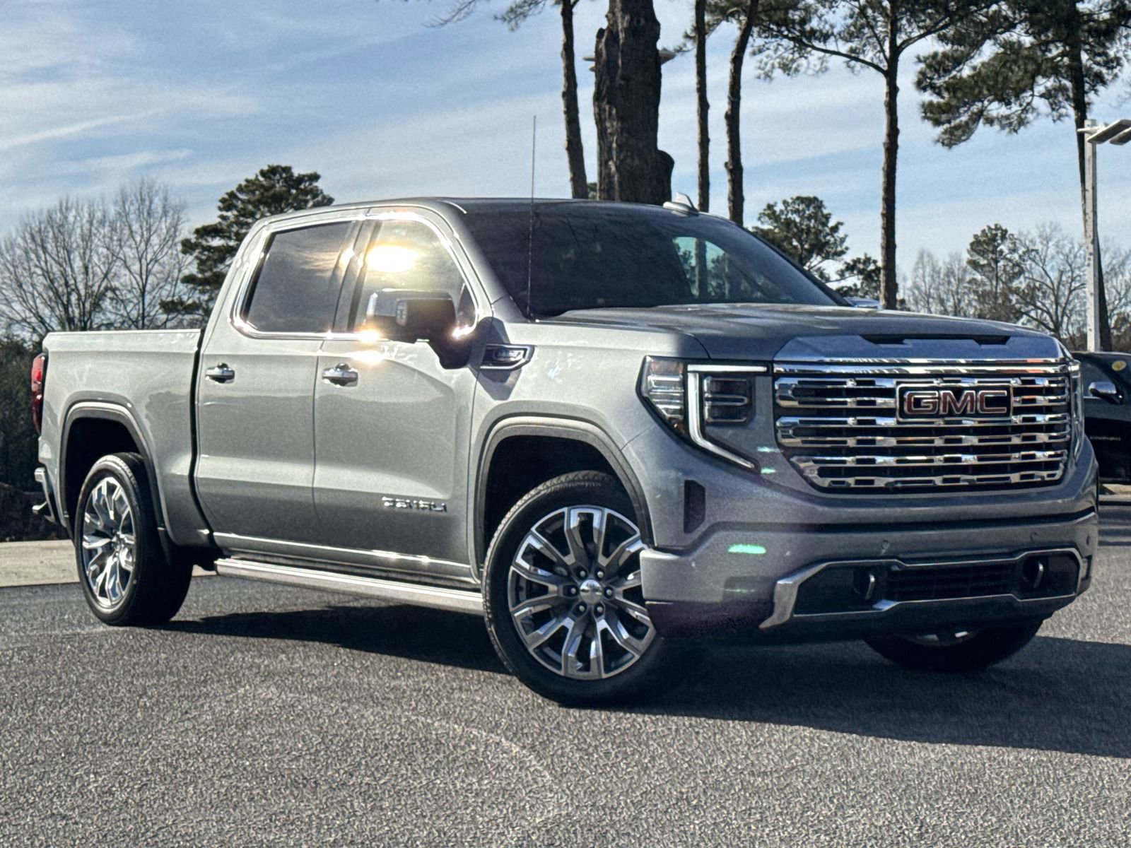 Used 2025 GMC Sierra 1500 Denali w/ Denali Reserve Package AWD/4WD image 2