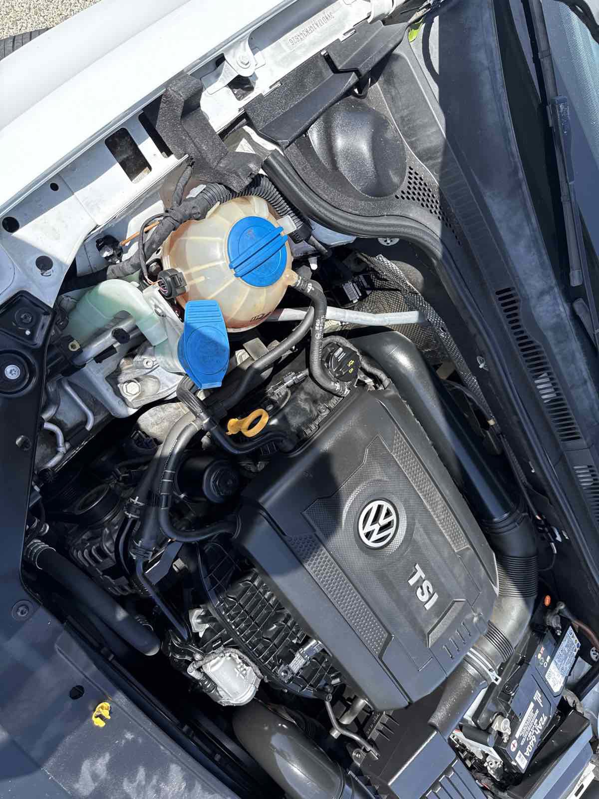 Used 2015 Volkswagen Jetta Sport FWD image 32
