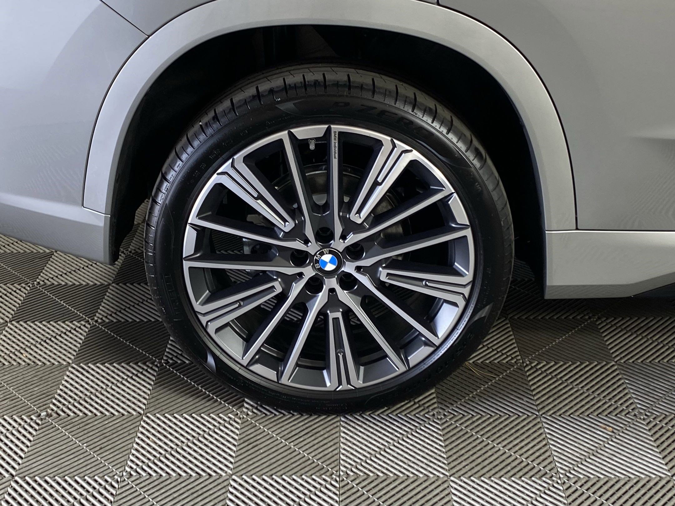 Used 2025 BMW X1 xDrive28i w/ Technology Package image 10