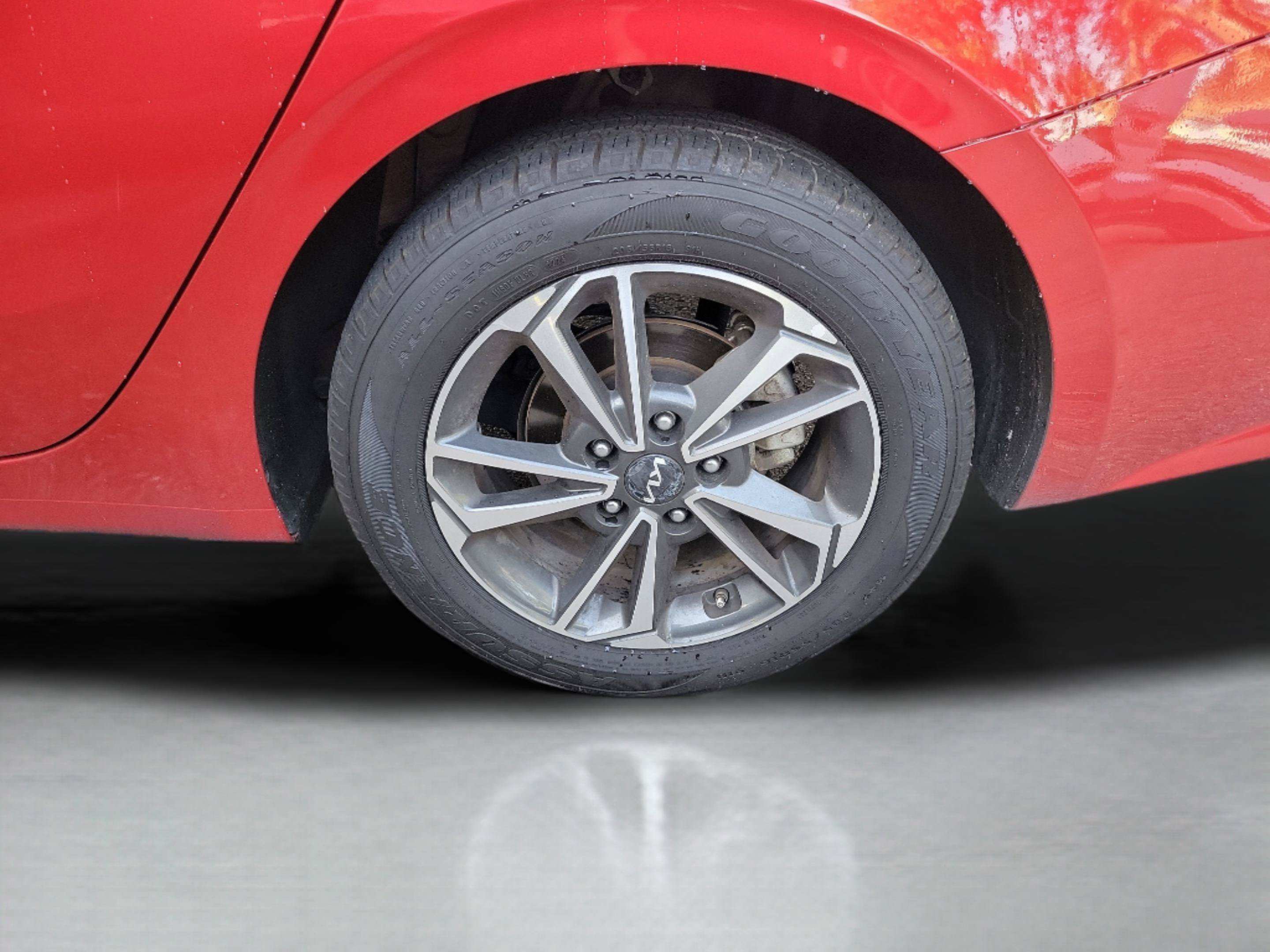 Certified 2024 Kia Forte LXS FWD image 31