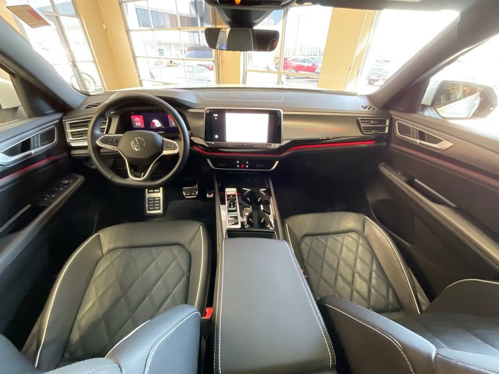 Used 2025 Volkswagen Atlas Cross Sport SEL Premium R-Line image 8