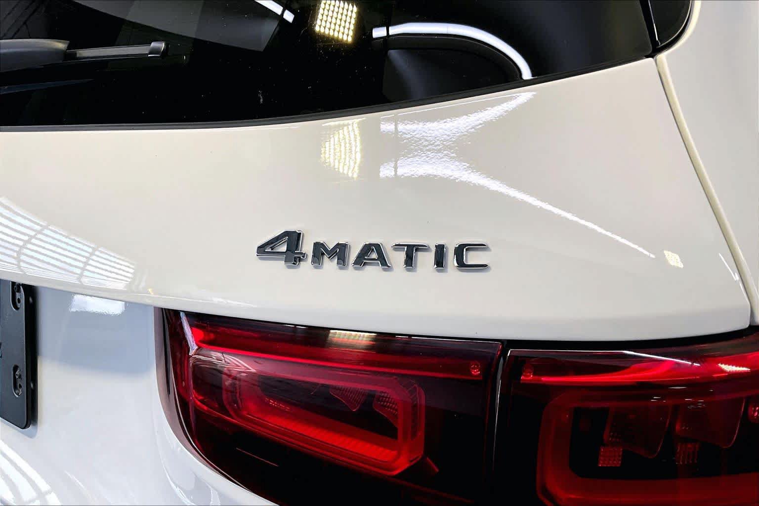 Used 2023 Mercedes-Benz GLB 250 4MATIC image 10