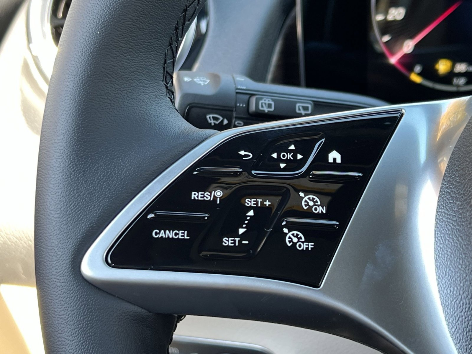 New 2026 Mercedes-Benz GLB 250 4MATIC image 30