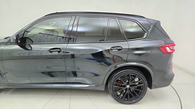 Used 2023 BMW X5 xDrive40i w/ M Sport Package image 11