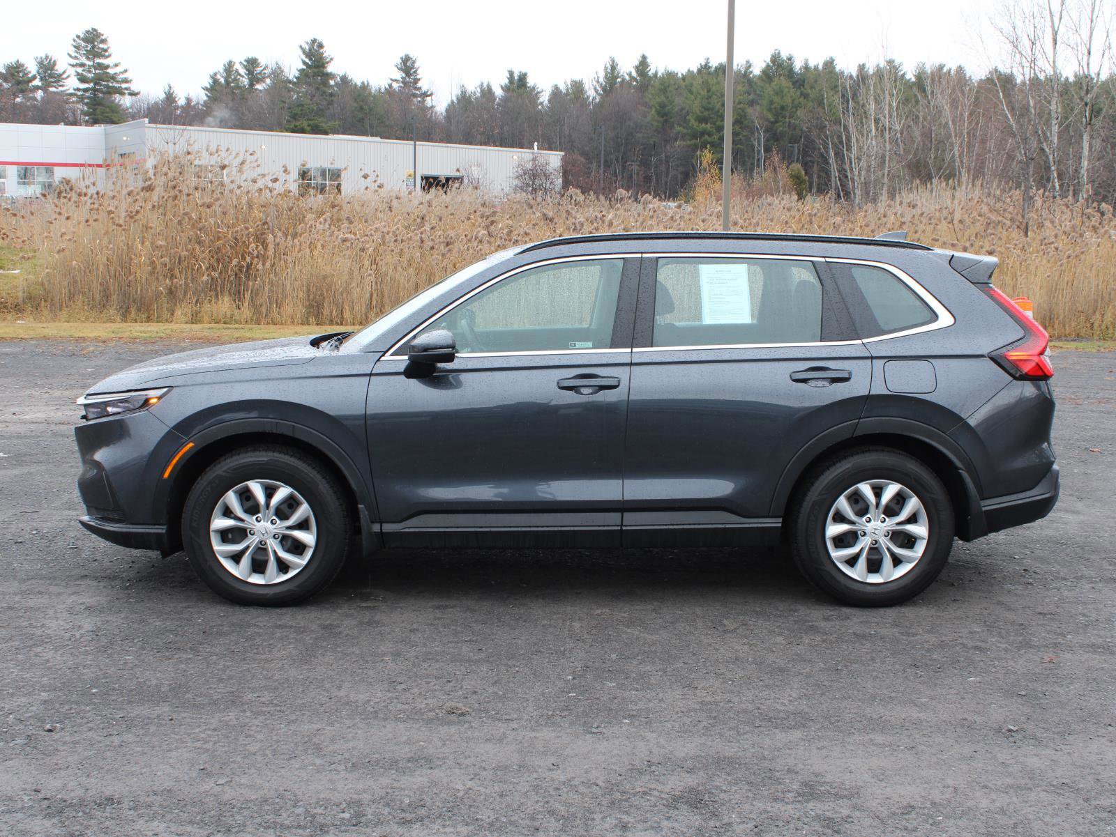 Used 2023 Honda CR-V LX image 5