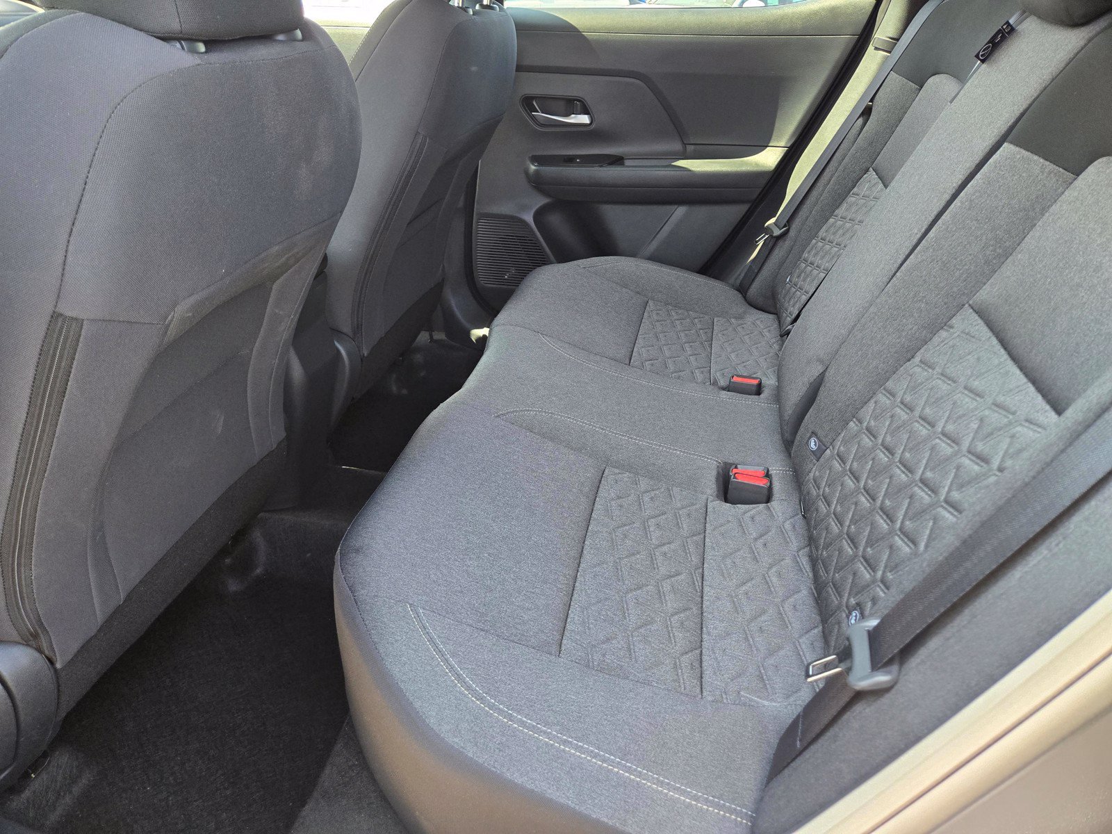 Used 2025 Nissan Kicks SV AWD/4WD image 16