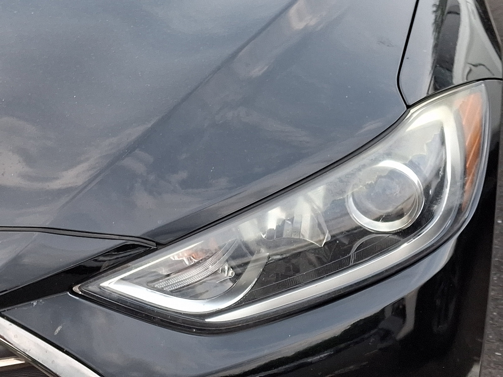 Used 2018 Hyundai Elantra Limited FWD image 9