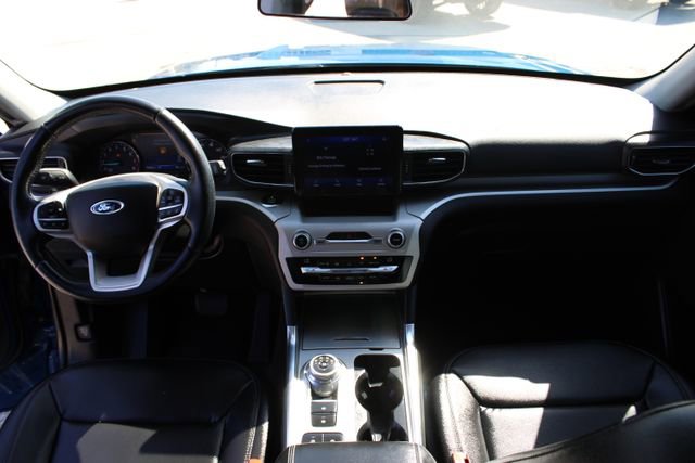 Used 2020 Ford Explorer XLT w/ Equipment Group 202A image 18