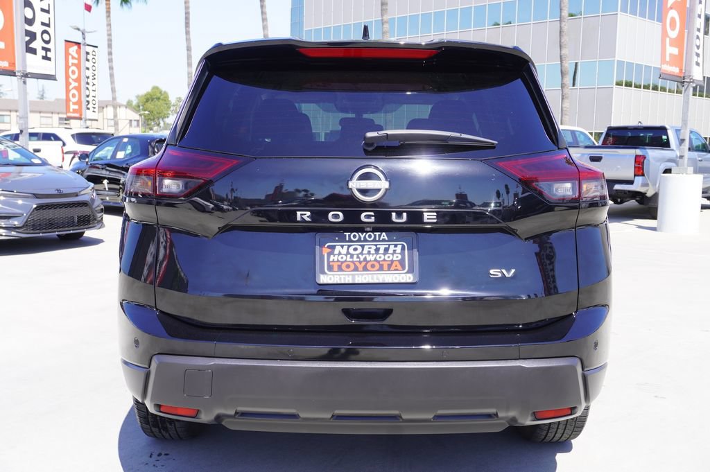 Used 2024 Nissan Rogue SV FWD image 6