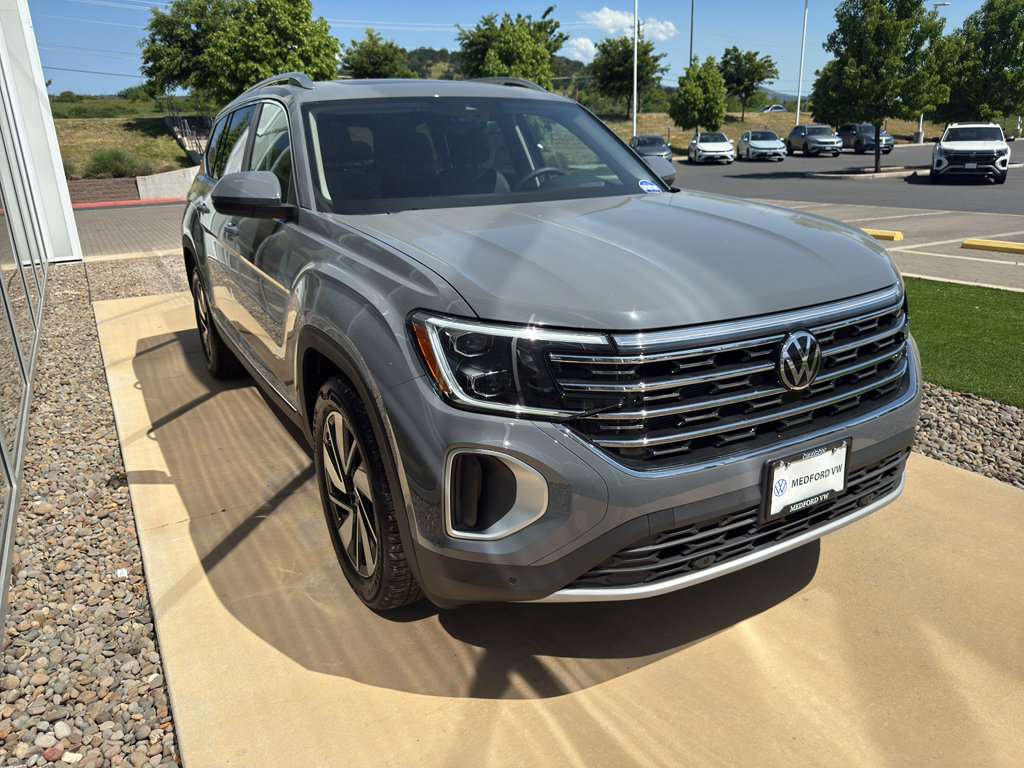 New 2025 Volkswagen Atlas SEL image 3