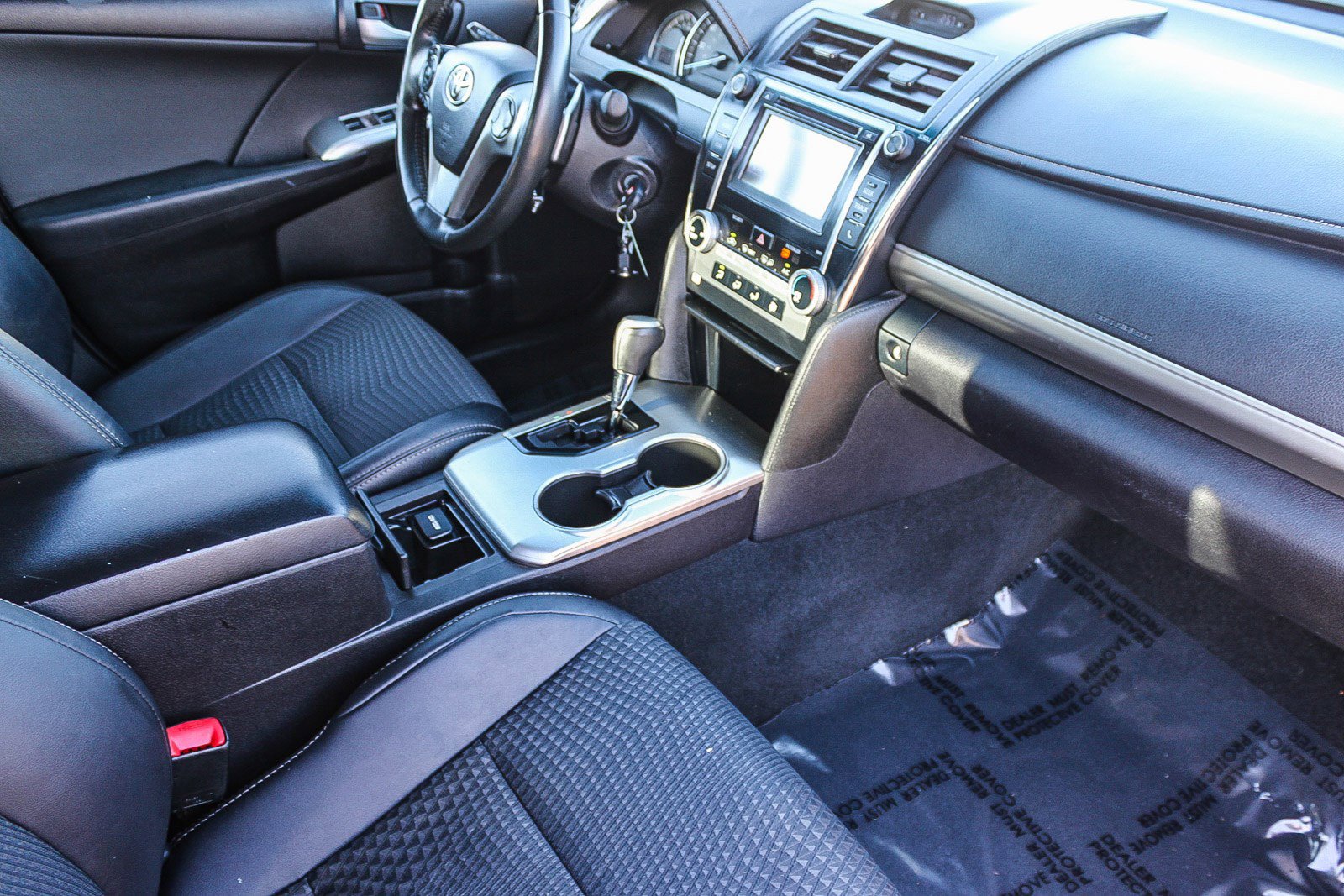 Used 2014 Toyota Camry SE image 17