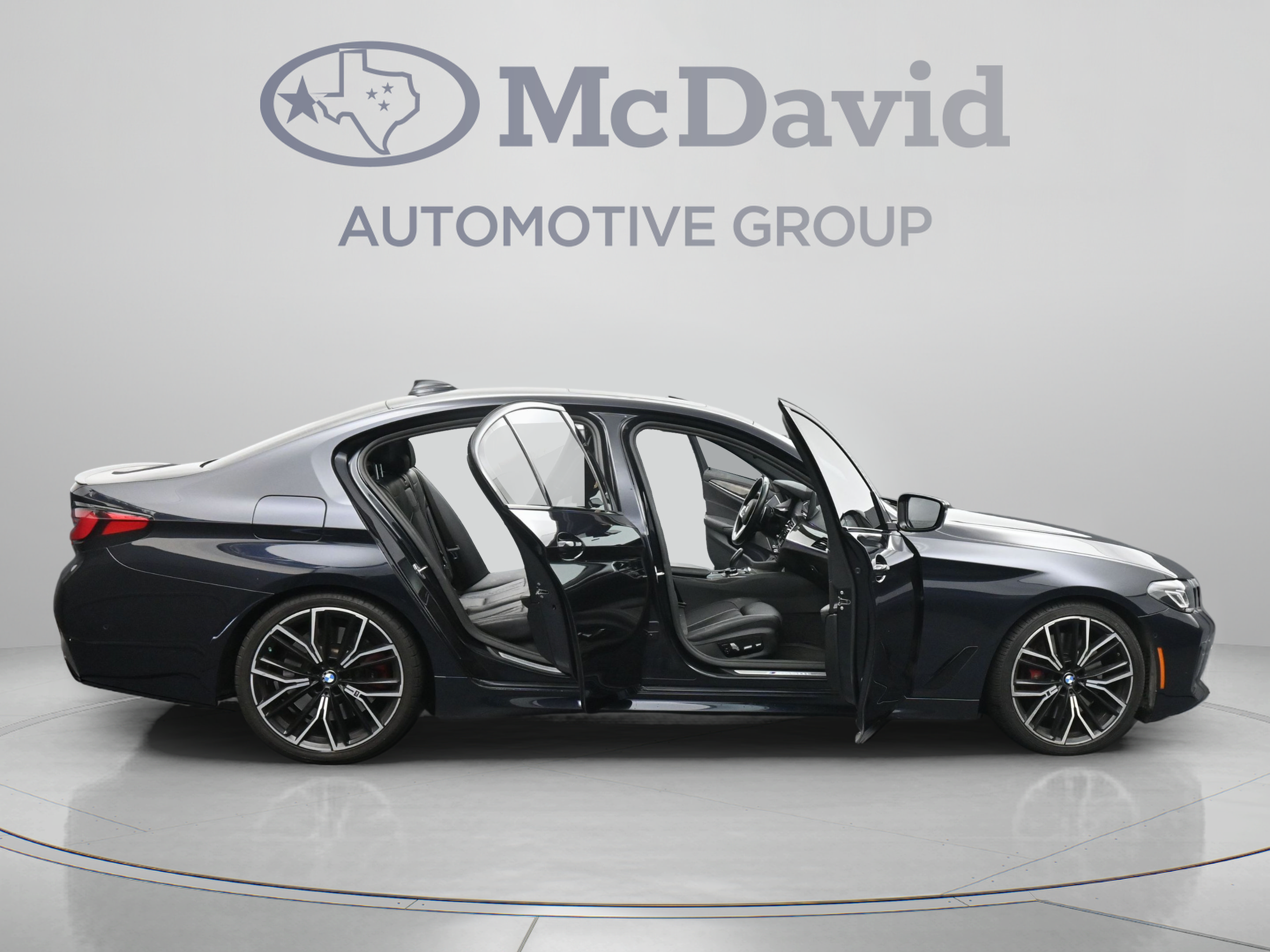 Used 2022 BMW M550i xDrive w/ Dynamic Handling Package AWD/4WD image 41