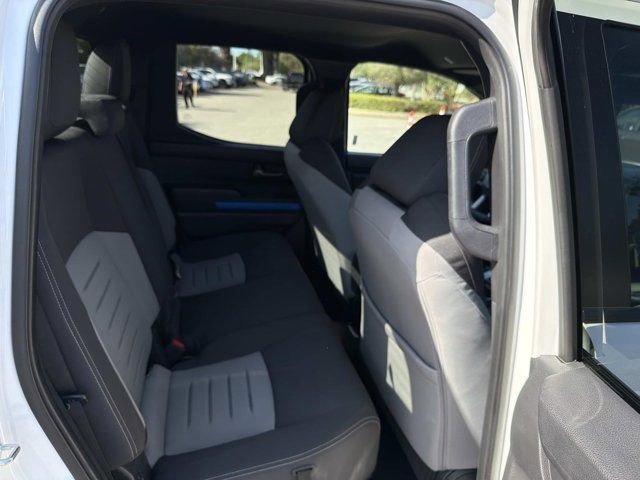 Certified 2025 Toyota Tacoma TRD Off-Road AWD/4WD image 19
