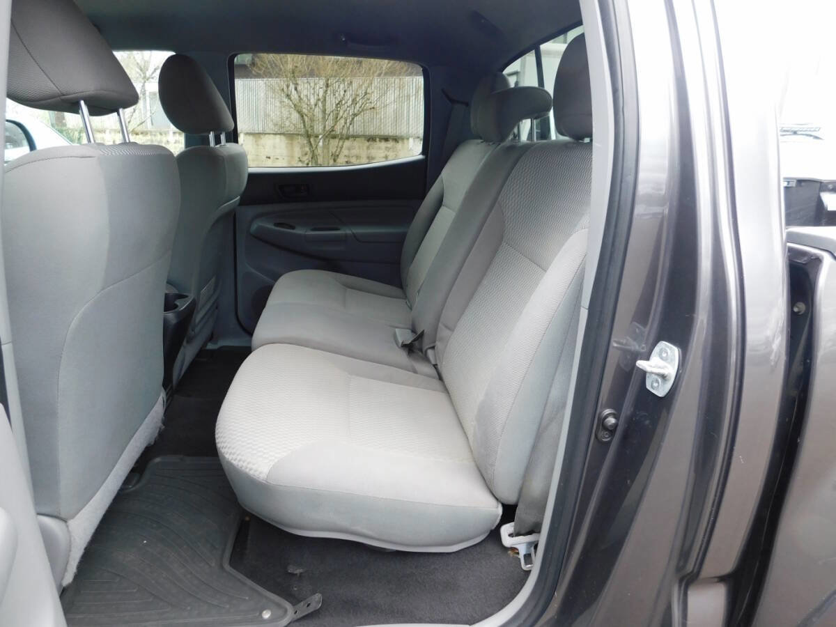 Used 2013 Toyota Tacoma PreRunner w/ SR5 Pkg RWD image 5