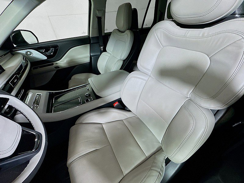 Used 2025 Lincoln Aviator Reserve w/ Equipment Group 201A image 11
